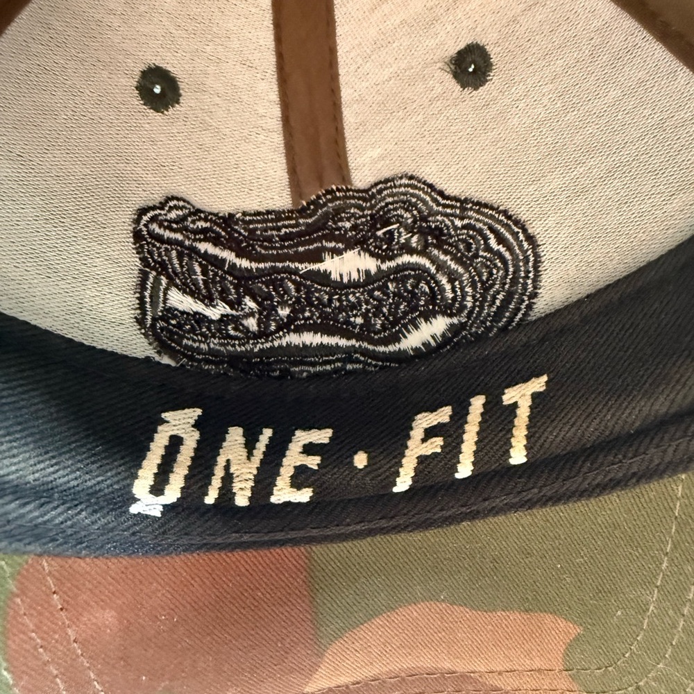 Men’s Top of the World One Fit Florida Gator Camo Collegiate Hat - Picture 9 of 11